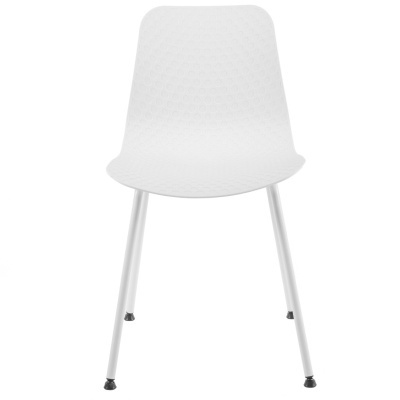 Cadeira branca com assento e encosto texturizado e pernas metálicas