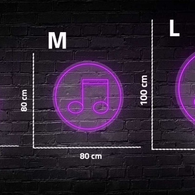 Três notas musicais neon rosa em círculos de tamanhos S, M e L com dimensões em parede preta