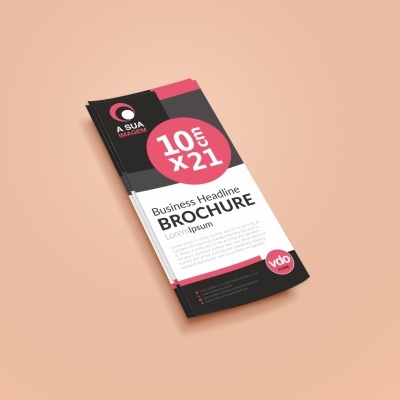 Brochura promocional em fundo cor de pêssego