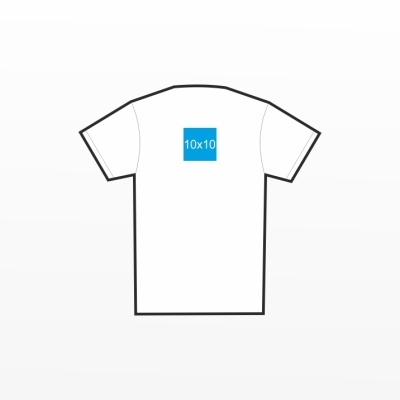 T-shirt branca com estampagem azul e texto '10x10' nas costas