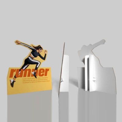 Expositor publicitário de papel/cartão com imagem de mulher a correr e texto 'runner' em destaque