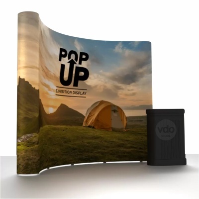 Expositor de feira curvo com imagem de tenda e texto POP UP