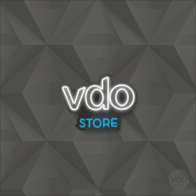 Logo vdo STORE com fundo geométrico cinza escuro