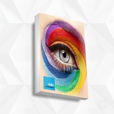 Canvas decorativo com imagem de olho colorido