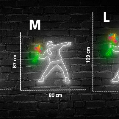Silhuetas humanas iluminadas com dimensões em centímetros.