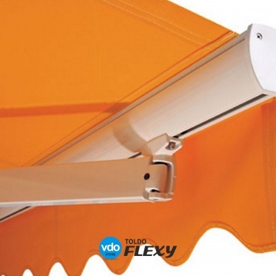 Toldo Flexy laranja com estrutura metálica branca