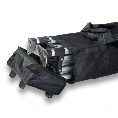 Bolsa preta para escada telescópica de alumínio com estrutura visível