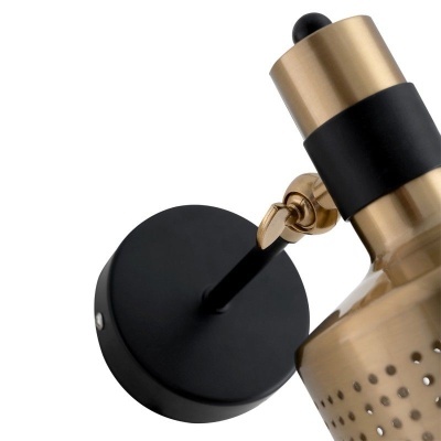 Luminária de parede dourada com base preta