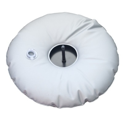 bóia inflável circular cinza claro com válvula e eixo central