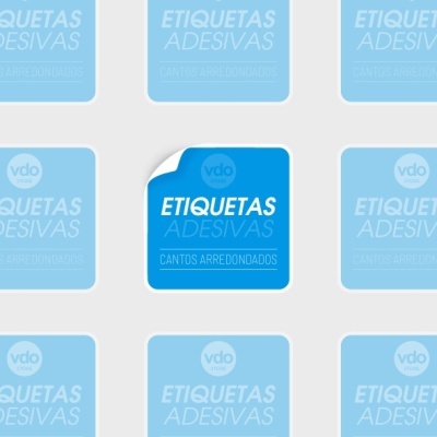 Etiqueta adesiva azul com cantos arredondados e texto branco