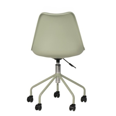 Cadeira de escritório verde claro com base metálica e rodízios pretos