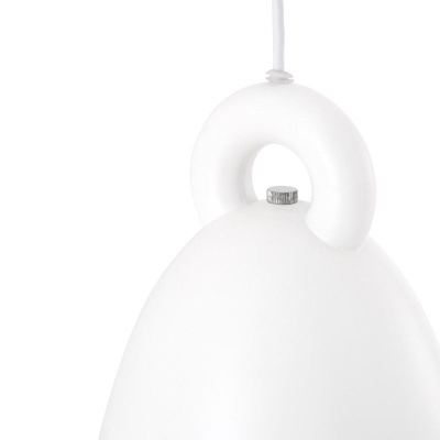 Lâmpada pendente branca em metal com design minimalista