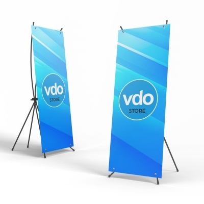 Dois suportes para banners azuis com logótipo vdo STORE