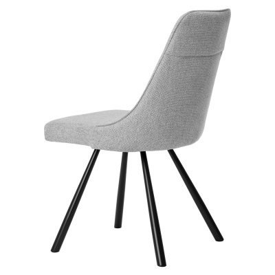 Cadeira cinzenta em tecido com pernas metálicas pretas
