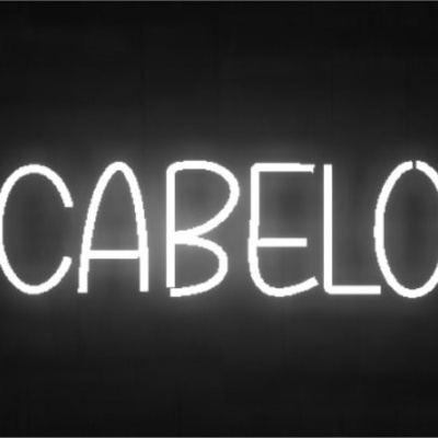 Sinal de néon branco com a palavra CABELO