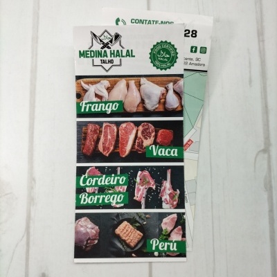 Folheto do talho Medina Halal com fotografias de carnes de frango, vaca, cordeiro borrego e peru