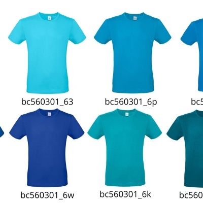 Oito t-shirts azuis em tons variados com etiquetas de código no colarinho.