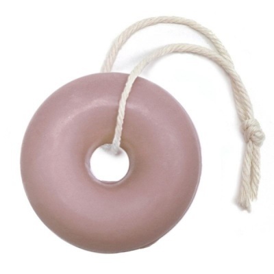 Sabonete rosquinha rosa claro com cordão branco