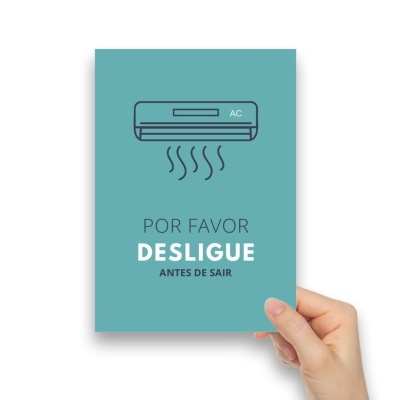 Cartaz azul com ilustração de ar condicionado e texto POR FAVOR DESLIGUE ANTES DE SAIR