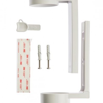 Conjunto de suportes brancos para fixação com acessórios incluindo fita adesiva e parafusos