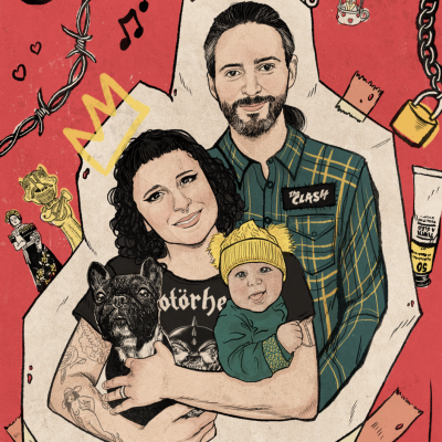 Ilustração de família com homem de camisa xadrez, mulher com t-shirt Motörhead a segurar cão e bebé com gorro amarelo, fundo vermelho com detalhes variados.