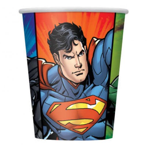Copo de papel com desenho do Superman voando