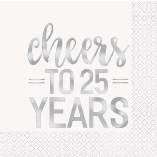 Guardanapo branco com letras prateadas 'cheers TO 25 YEARS' e padrão cinza