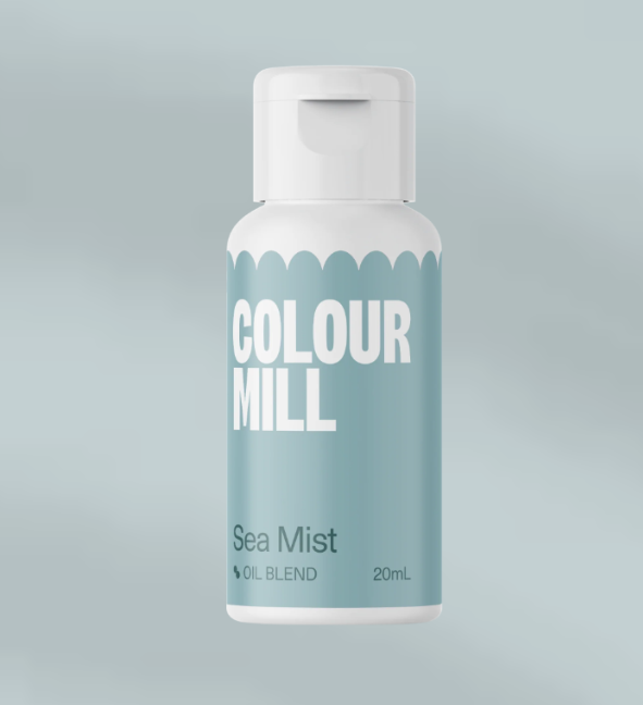 Corante colour Mill Sea Mist - 20ml Frasco plástico pequeno com rótulo azul claro e texto COLOUR MILL Sea Mist % OIL BLEND