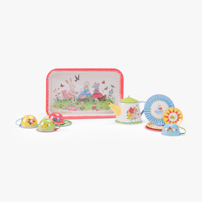 Conjunto de chá infantil em metal com ilustrações de animais num jardim e diversas cores