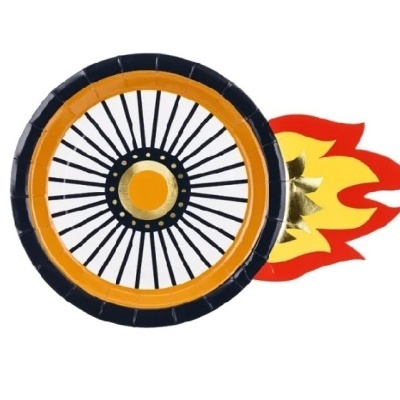 Roda preta e amarela com chamas vermelhas e amarelas sobre fundo branco
