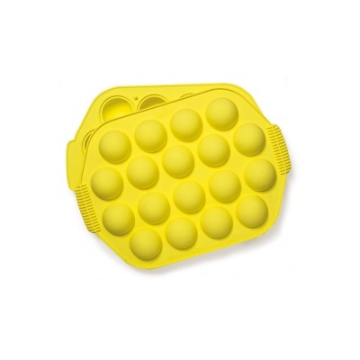 Forma de silicone amarela com 16 cavidades redondas e alças nas laterais