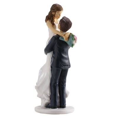 Figura decorativa de noivos em resina, casal em pose de casamento