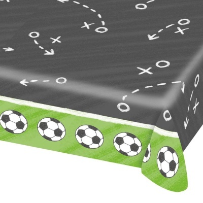 Toalha de mesa com padrão de futebol e borda verde com bolas de futebol