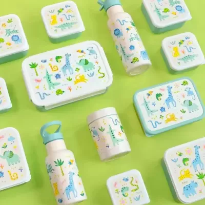 lancheiras e garrafas de aço decoradas com desenhos de animais