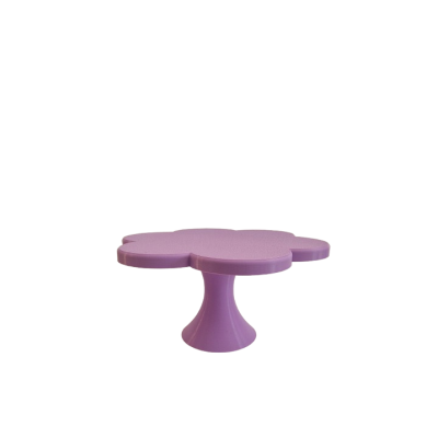 Mesa pequena roxa em forma de trevo