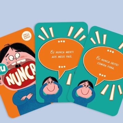 Cartas de jogo com ilustração e textos em português sobre ações nunca feitas.