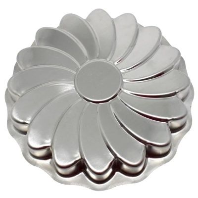 Forma de alumínio para bolo com design floral prateado