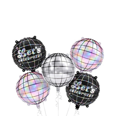 Conjunto de cinco balões redondos coloridos com padrão de grelha e texto de celebração