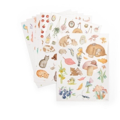 Folhas com ilustrações de animais e natureza