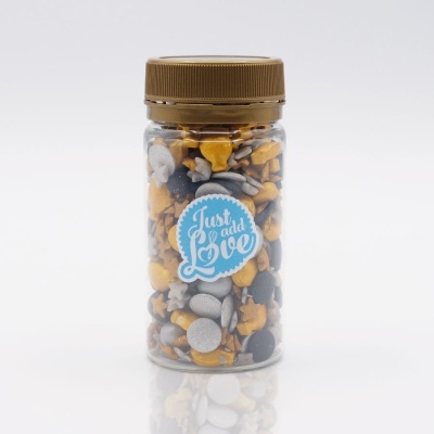 Frasco com confeitos coloridos e rótulo azul 'Just add Love'