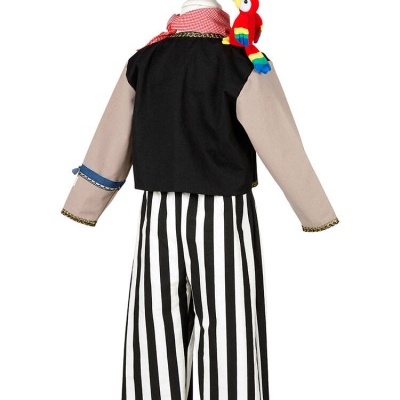 Fato de pirata infantil com papagaio de peluche no ombro.