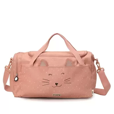 Mala de viagem rosa com desenho de rosto de gato e padrão de pontos brancos.