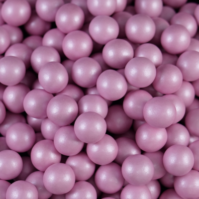 Bolas pequenas cor de rosa com acabamento brilhante