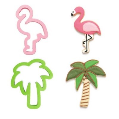 Cortadores de bolachas forma flamingo e palmeira com bolachas decoradas