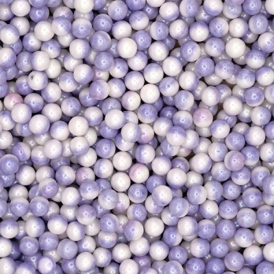 Pérolas redondas lilás e brancas brilhantes