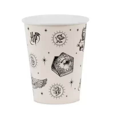Copo de papel branco com desenhos a preto de símbolos de Harry Potter