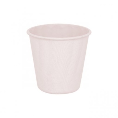 copo descartável cinzento claro de plástico com textura fina