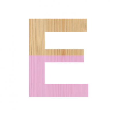 Letra 'E' em madeira natural e rosa