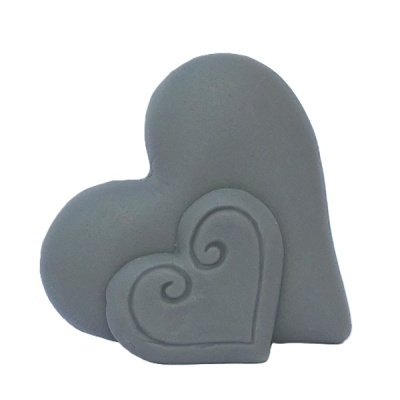 Duas formas de coração cinzentas com padrão em espiral