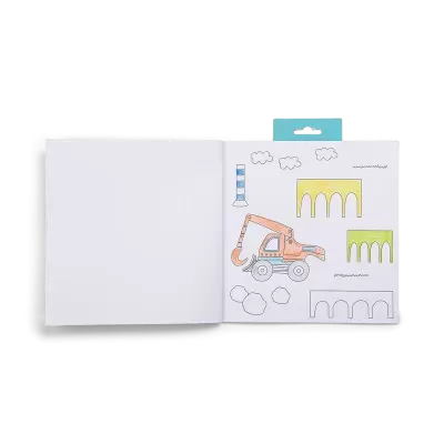 Livro para colorir aberto com desenho de escavadora e outros elementos para colorir